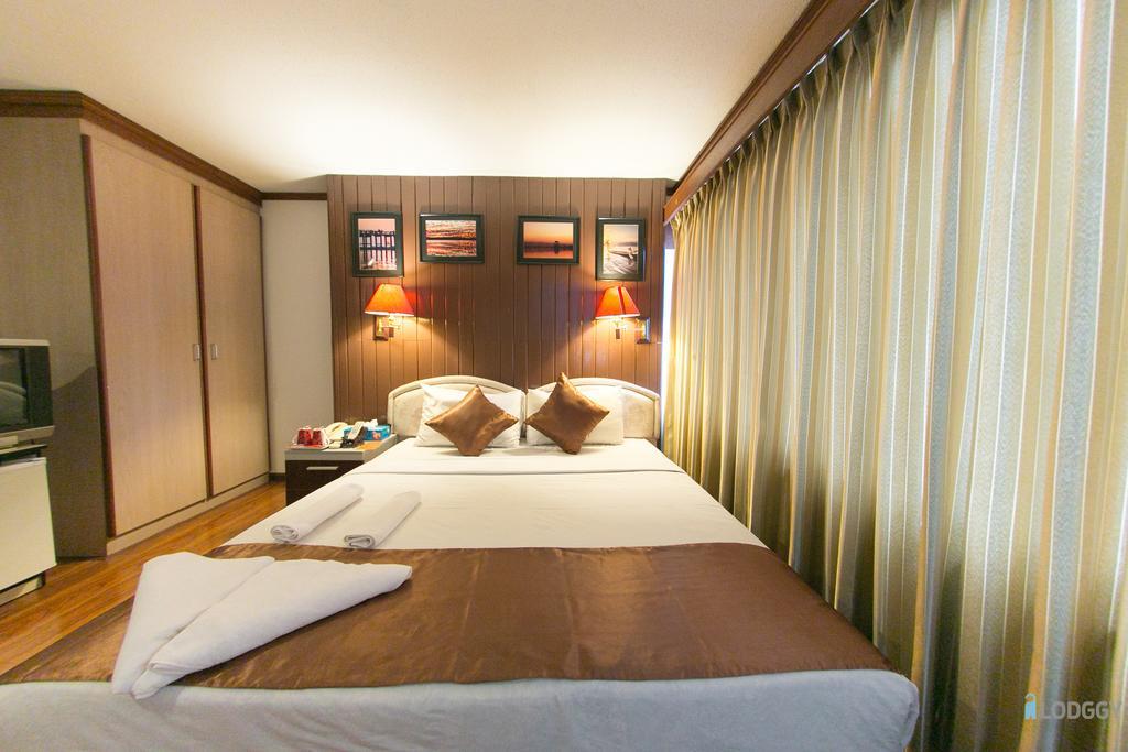 Bed and Breakfast Backpackerz @ Orchid Янгон Екстер'єр фото