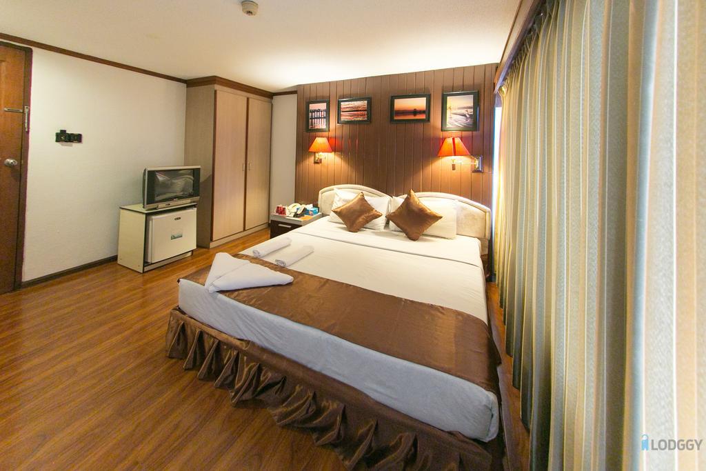 Bed and Breakfast Backpackerz @ Orchid Янгон Екстер'єр фото